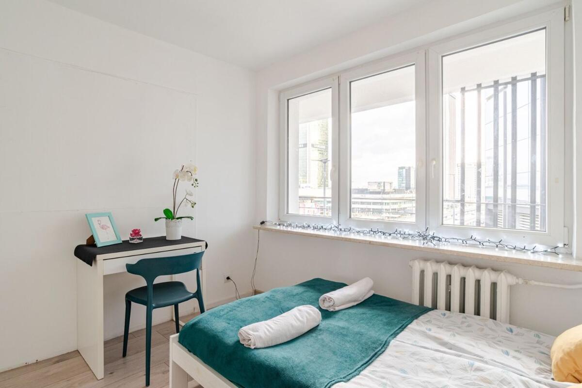 Varsovian Chic - Stylish 2br In Center With Balcony & Views Lägenhet